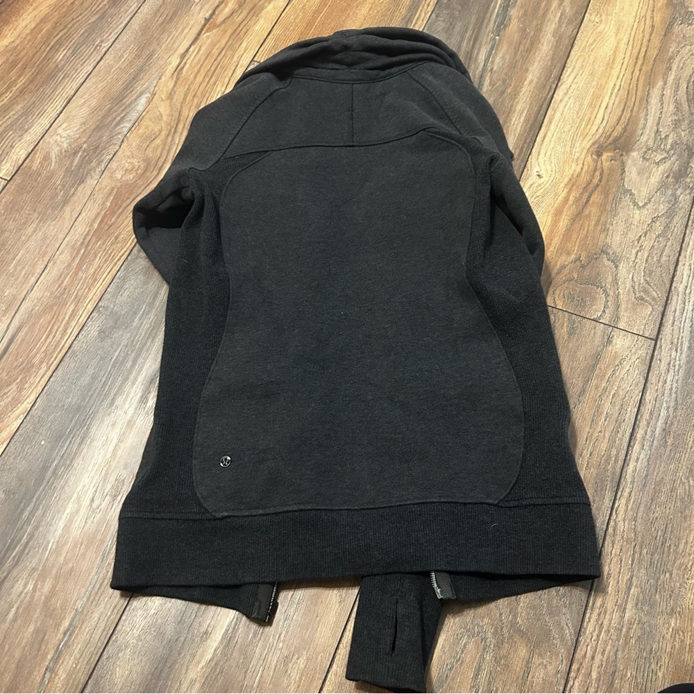 Lululemon Jacket - Picture 5 of 9